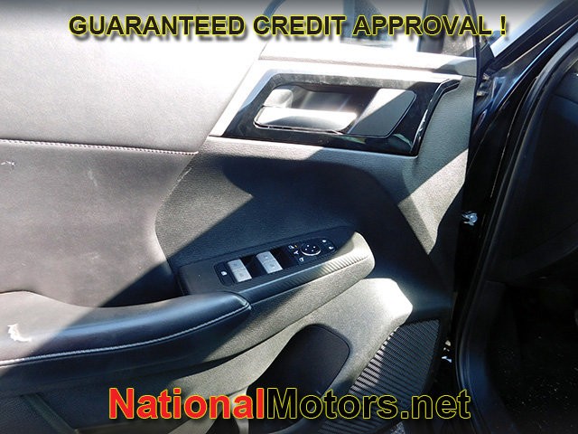 Mitsubishi Outlander Vehicle Full-screen Gallery Image 12