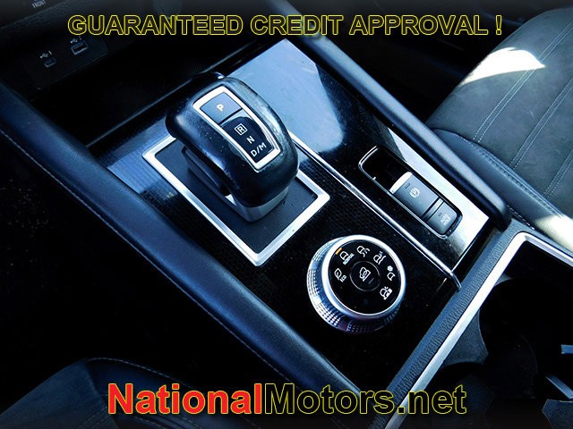 Mitsubishi Outlander Vehicle Full-screen Gallery Image 18