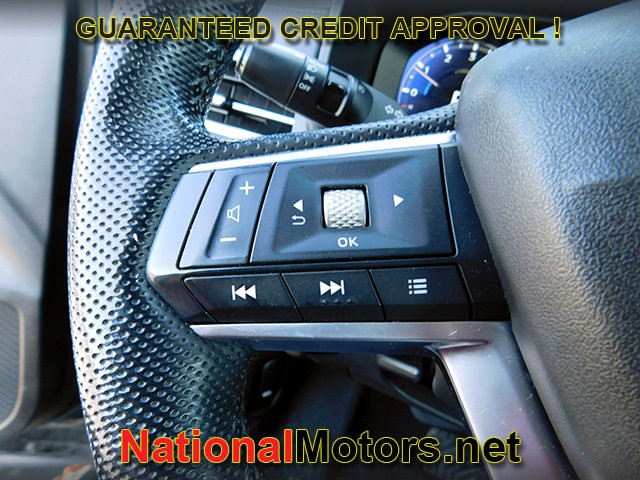 Mitsubishi Outlander Vehicle Full-screen Gallery Image 20