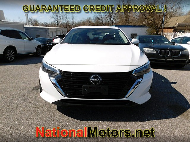 Nissan Sentra Vehicle Full-screen Gallery Image 02