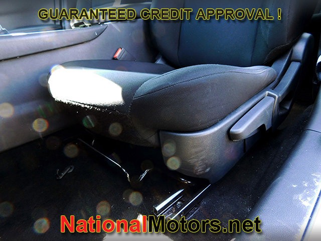 Nissan Sentra Vehicle Full-screen Gallery Image 12