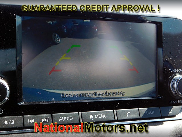 Nissan Sentra Vehicle Full-screen Gallery Image 14