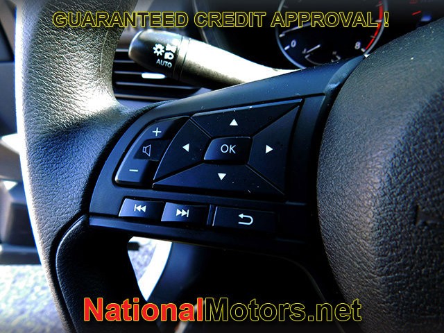 Nissan Sentra Vehicle Full-screen Gallery Image 18