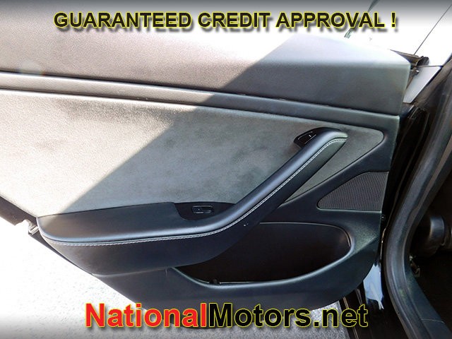 Tesla Model 3 Vehicle Full-screen Gallery Image 57