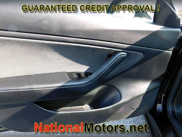 Tesla Model 3 Vehicle Full-screen Gallery Image 61