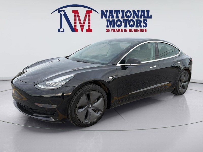 Tesla Model 3 Vehicle Full-screen Gallery Image 03