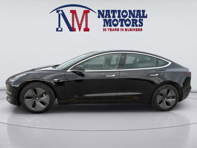 Tesla Model 3 Vehicle Full-screen Gallery Image 05