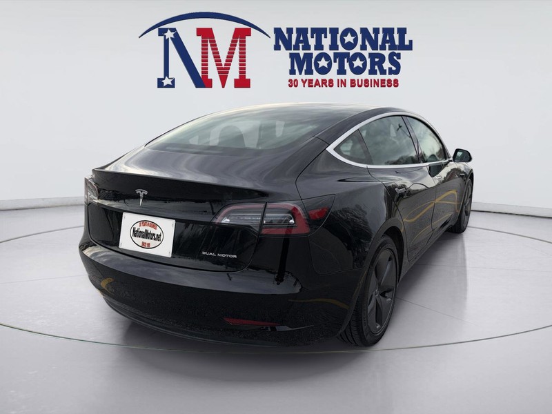 Tesla Model 3 Vehicle Full-screen Gallery Image 11