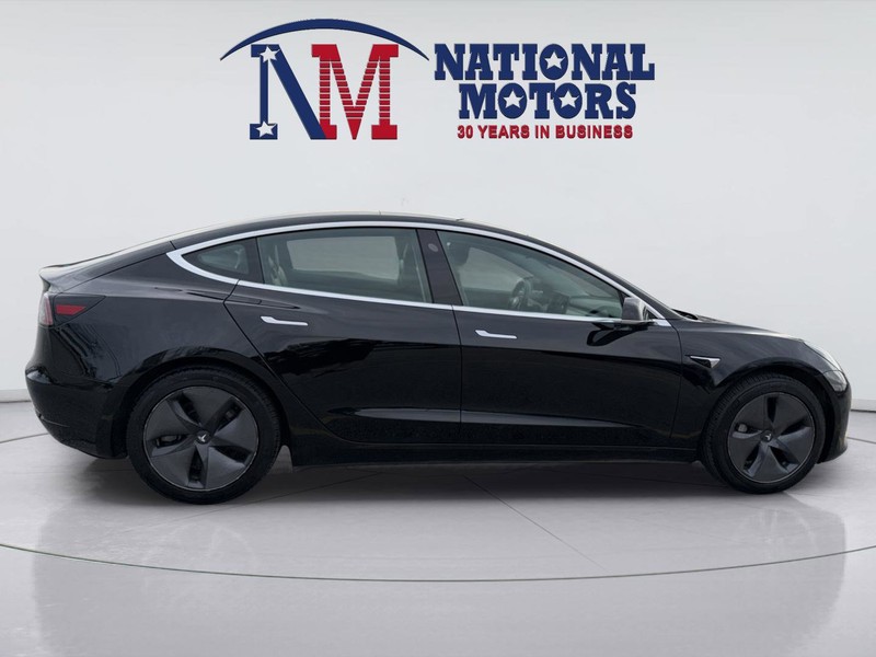 Tesla Model 3 Vehicle Full-screen Gallery Image 13