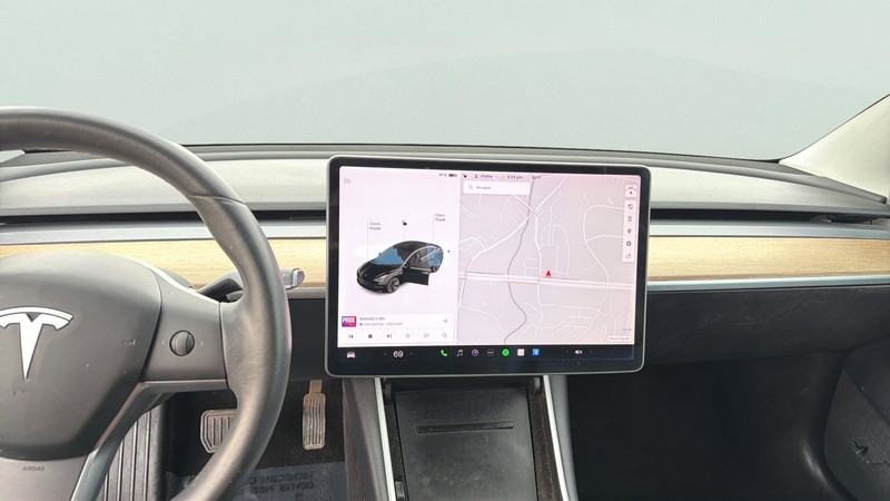 Tesla Model 3 Vehicle Full-screen Gallery Image 18