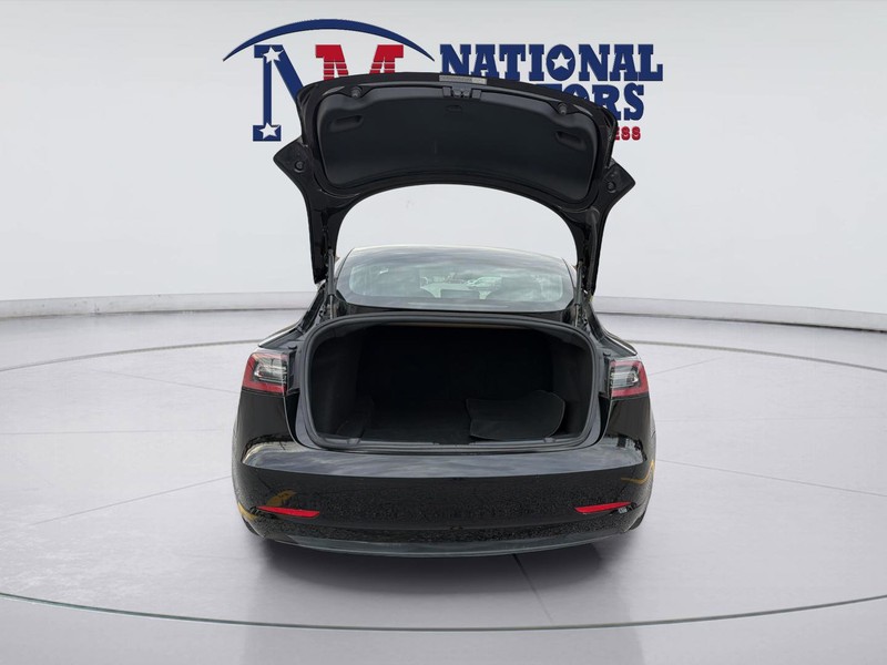 Tesla Model 3 Vehicle Full-screen Gallery Image 25