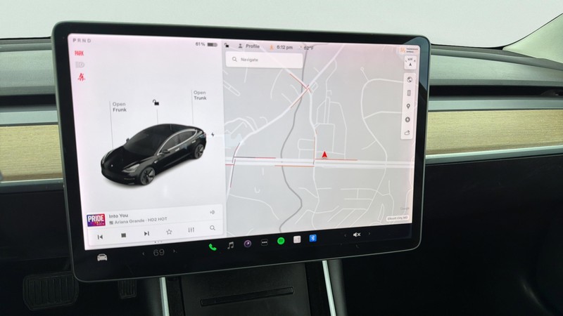 Tesla Model 3 Vehicle Full-screen Gallery Image 27