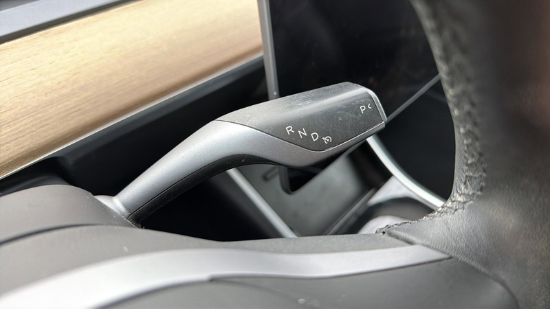 Tesla Model 3 Vehicle Full-screen Gallery Image 30