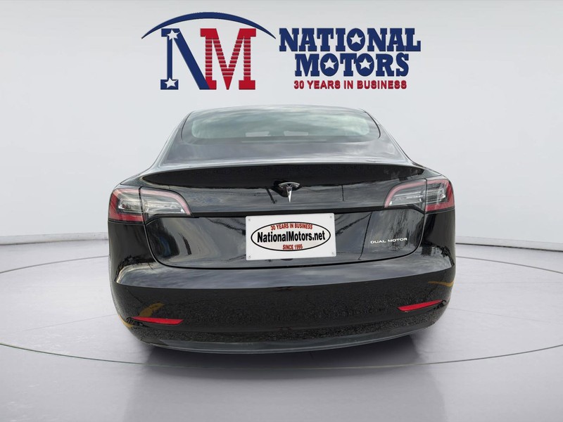 Tesla Model 3 Vehicle Full-screen Gallery Image 37