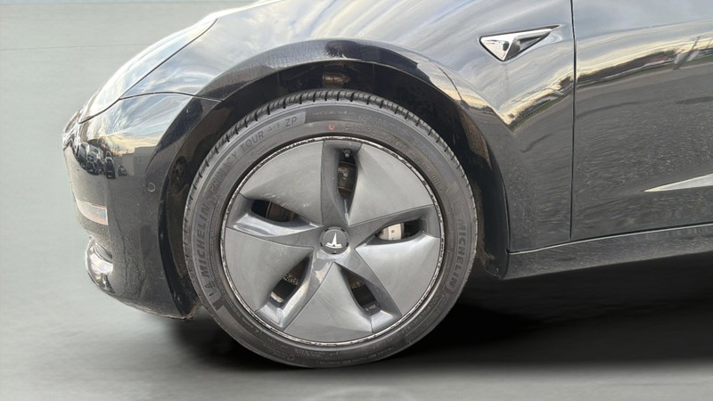 Tesla Model 3 Vehicle Full-screen Gallery Image 45