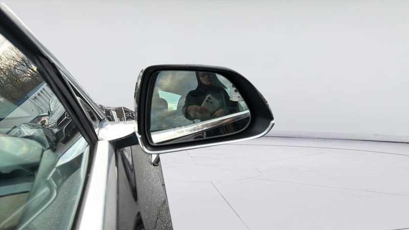 Tesla Model 3 Vehicle Full-screen Gallery Image 50