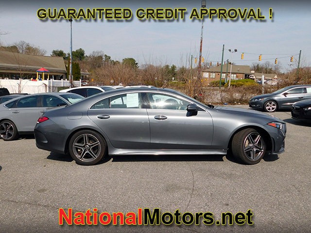Mercedes-Benz CLS Vehicle Full-screen Gallery Image 02