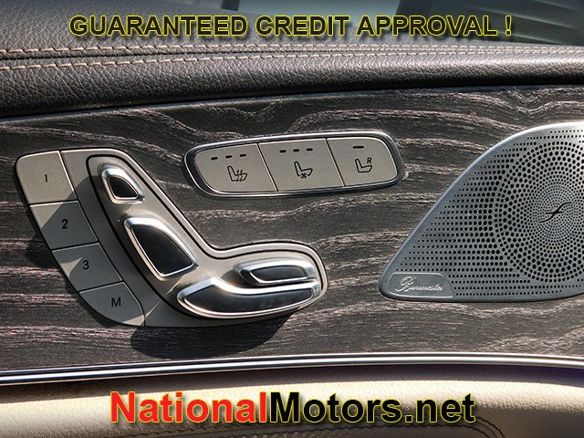 Mercedes-Benz CLS Vehicle Full-screen Gallery Image 14