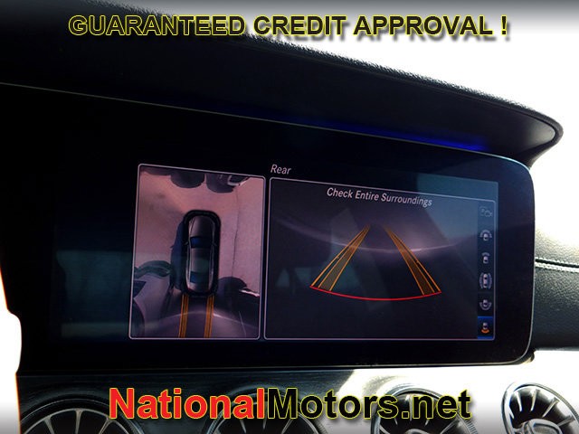 Mercedes-Benz CLS Vehicle Full-screen Gallery Image 24