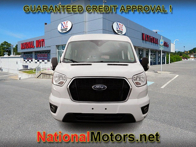 Ford Transit Passenger Wagon Vehicle Full-screen Gallery Image 02