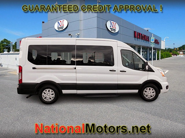Ford Transit Passenger Wagon Vehicle Full-screen Gallery Image 03