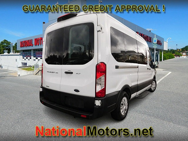Ford Transit Passenger Wagon Vehicle Full-screen Gallery Image 04
