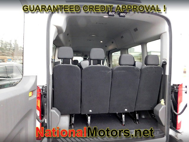 Ford Transit Passenger Wagon Vehicle Full-screen Gallery Image 07