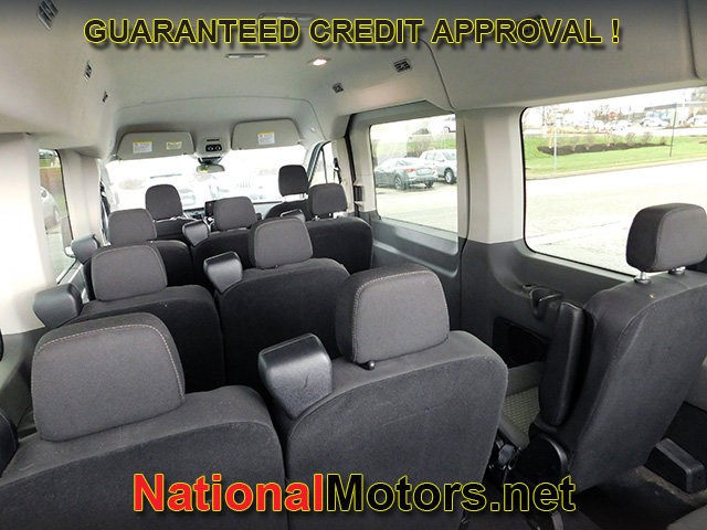 Ford Transit Passenger Wagon Vehicle Full-screen Gallery Image 08