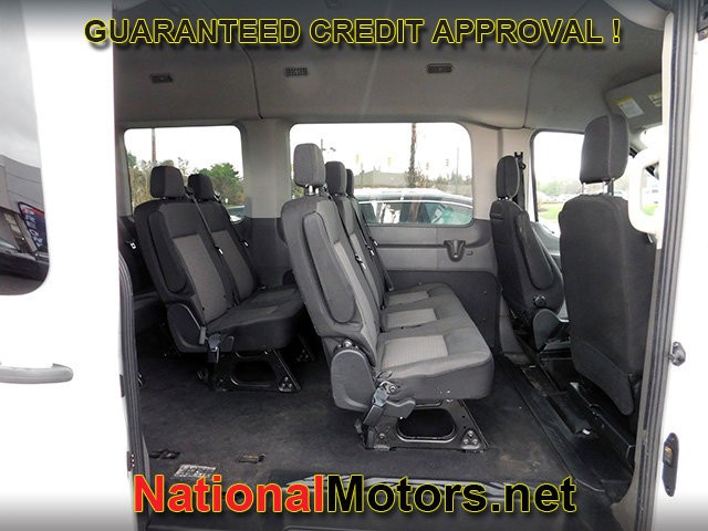 Ford Transit Passenger Wagon Vehicle Full-screen Gallery Image 11