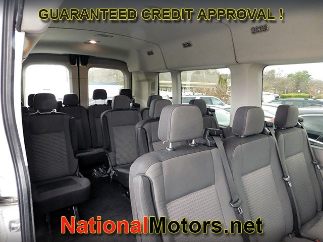 Ford Transit Passenger Wagon Vehicle Full-screen Gallery Image 12