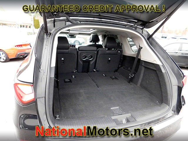 Acura MDX Vehicle Full-screen Gallery Image 06