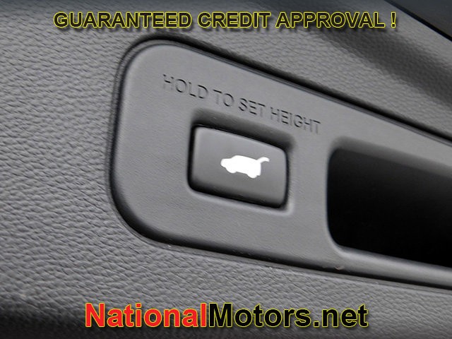 Acura MDX Vehicle Full-screen Gallery Image 08