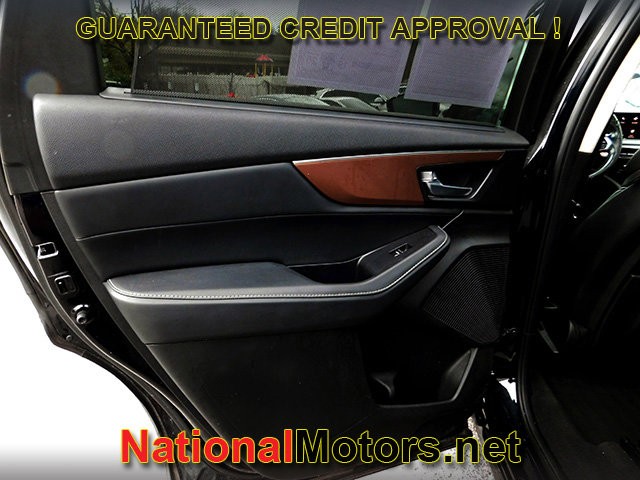 Acura MDX Vehicle Full-screen Gallery Image 09