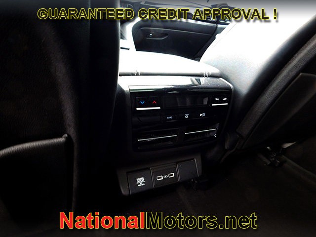 Acura MDX Vehicle Full-screen Gallery Image 11