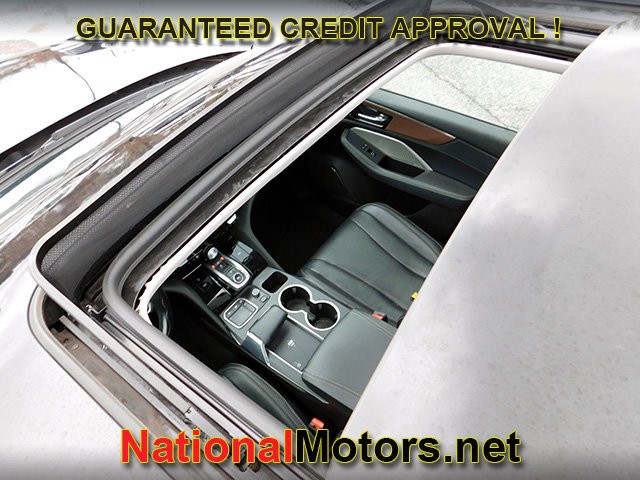 Acura MDX Vehicle Full-screen Gallery Image 13