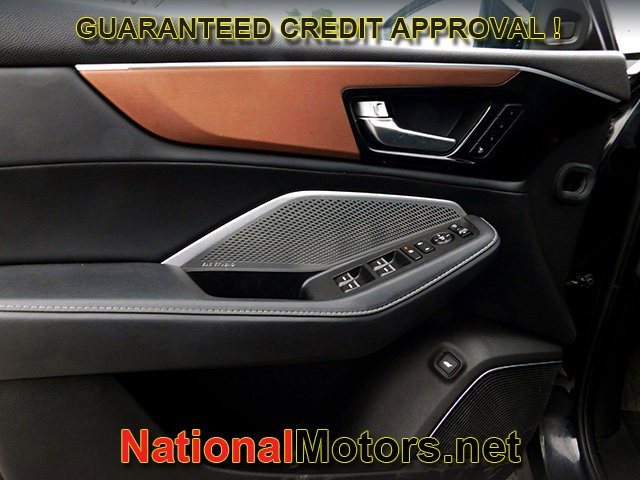 Acura MDX Vehicle Full-screen Gallery Image 14