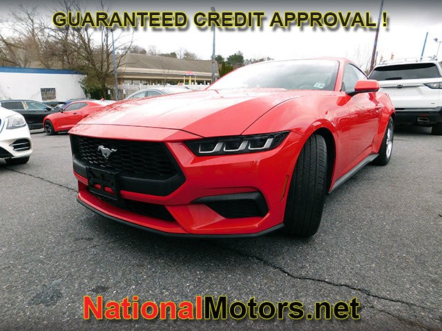 Ford Mustang Vehicle Full-screen Gallery Image 03