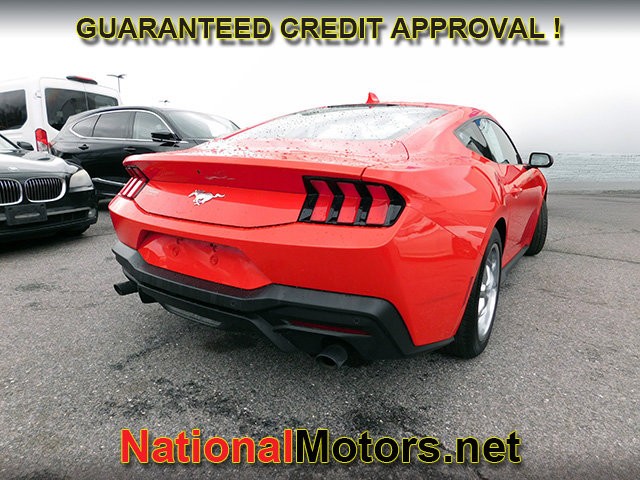 Ford Mustang Vehicle Full-screen Gallery Image 05