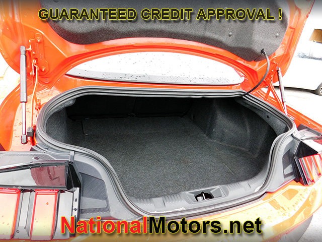 Ford Mustang Vehicle Full-screen Gallery Image 07