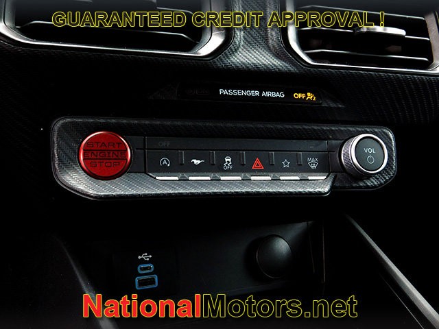 Ford Mustang Vehicle Full-screen Gallery Image 14