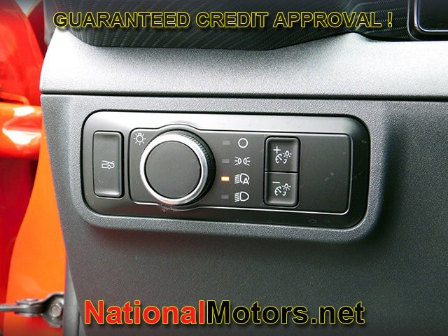 Ford Mustang Vehicle Full-screen Gallery Image 19