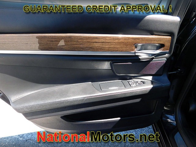 BMW 7 Series Vehicle Full-screen Gallery Image 09