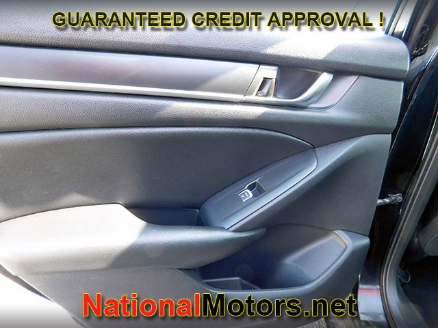 Honda Accord Sedan Vehicle Full-screen Gallery Image 06