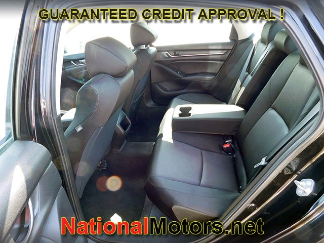 Honda Accord Sedan Vehicle Full-screen Gallery Image 07