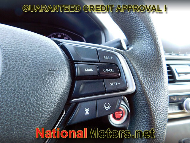 Honda Accord Sedan Vehicle Full-screen Gallery Image 14