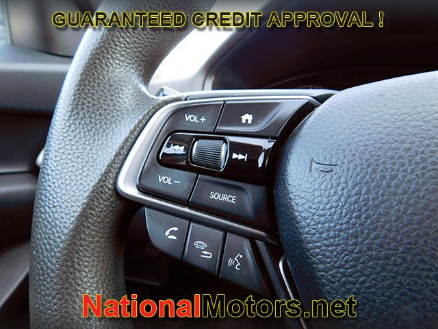 Honda Accord Sedan Vehicle Full-screen Gallery Image 15