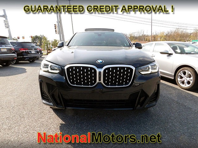 BMW X4 Vehicle Full-screen Gallery Image 03