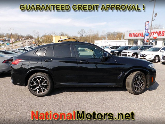 BMW X4 Vehicle Full-screen Gallery Image 04