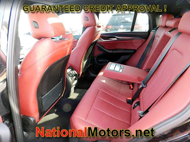 BMW X4 Vehicle Full-screen Gallery Image 12