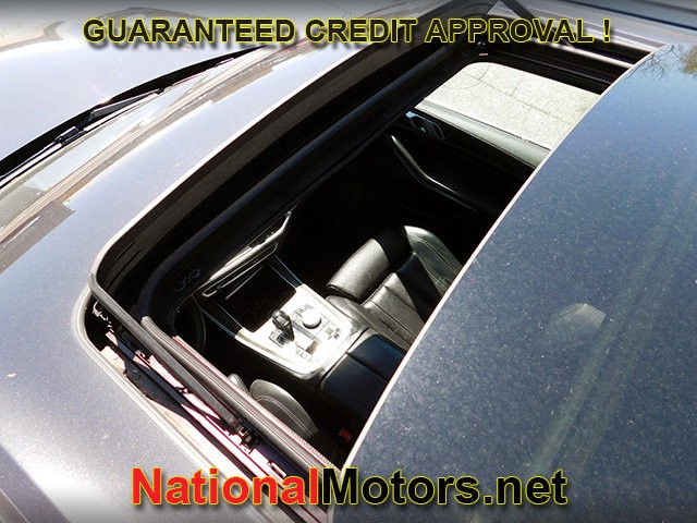 BMW X5 Vehicle Full-screen Gallery Image 08